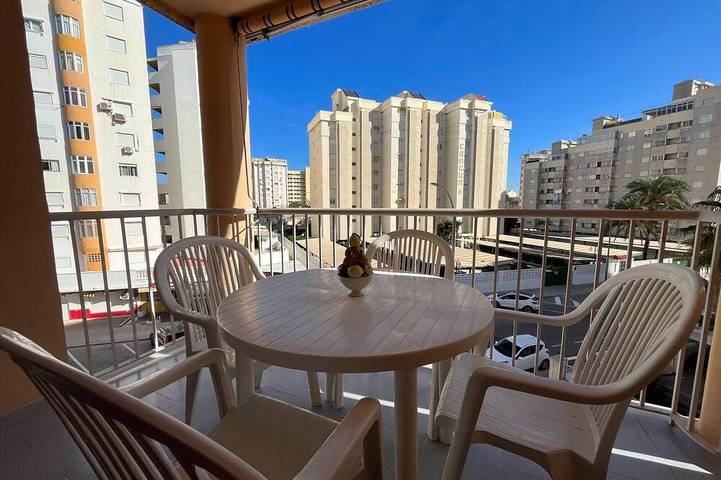 Casa rural para 6 personas, con terraza y piscina, Se admiten mascotas en Gandía