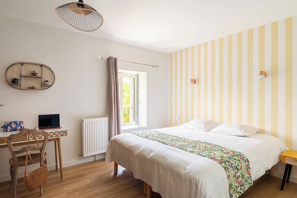 Renovated farmhouse ideal for families and groups in Le Grand-Bourg, Guéret region