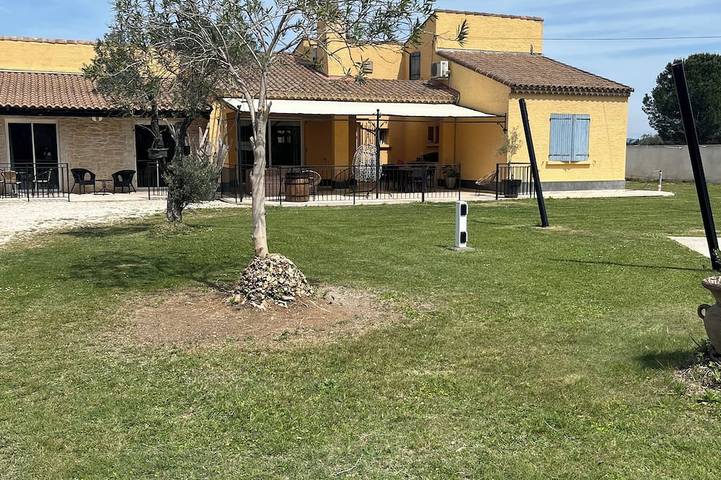 Ferienhaus - 5   Räume - 8/10   Personen in Arles, Mittelmeerküste (Frankreich)