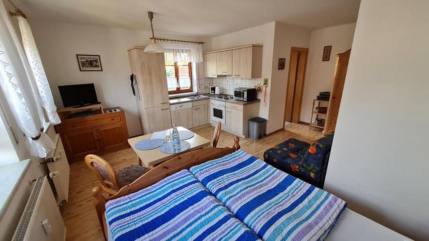 Ferienwohnung für 2 Personen, mit Terrasse und Garten sowie Ausblick in Neualbenreuth - 3