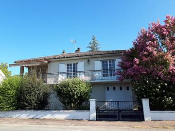 Gîte pour 8 personnes, avec balcon et jardin à Sarliac-sur-l'Isle