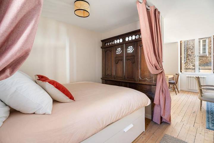 Gîte pour 4 personnes, avec vue dans Tour Solidor - 2