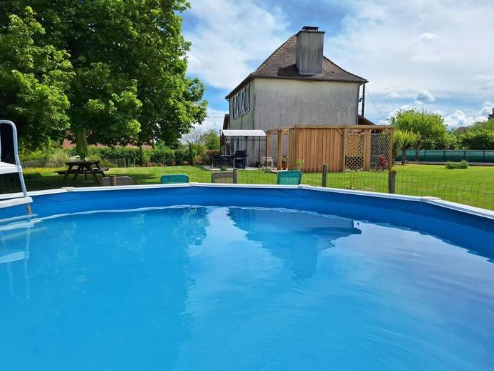 Location de vacances pour 8 personnes, avec jardin ainsi que piscine et vue, animaux acceptés à Saint-Yrieix-la-Perche - 3