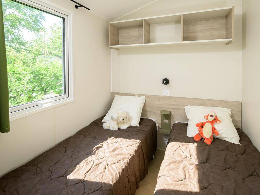 Flower Camping le Kergariou - Mobilhome 4 personas - Mobil-home Yvain Confort 27m² (2 habitaciones) + terraza cubierta + Tv / Zona peatonal 4 pers in Clohars-Carnoët, Côte de Cornouaille