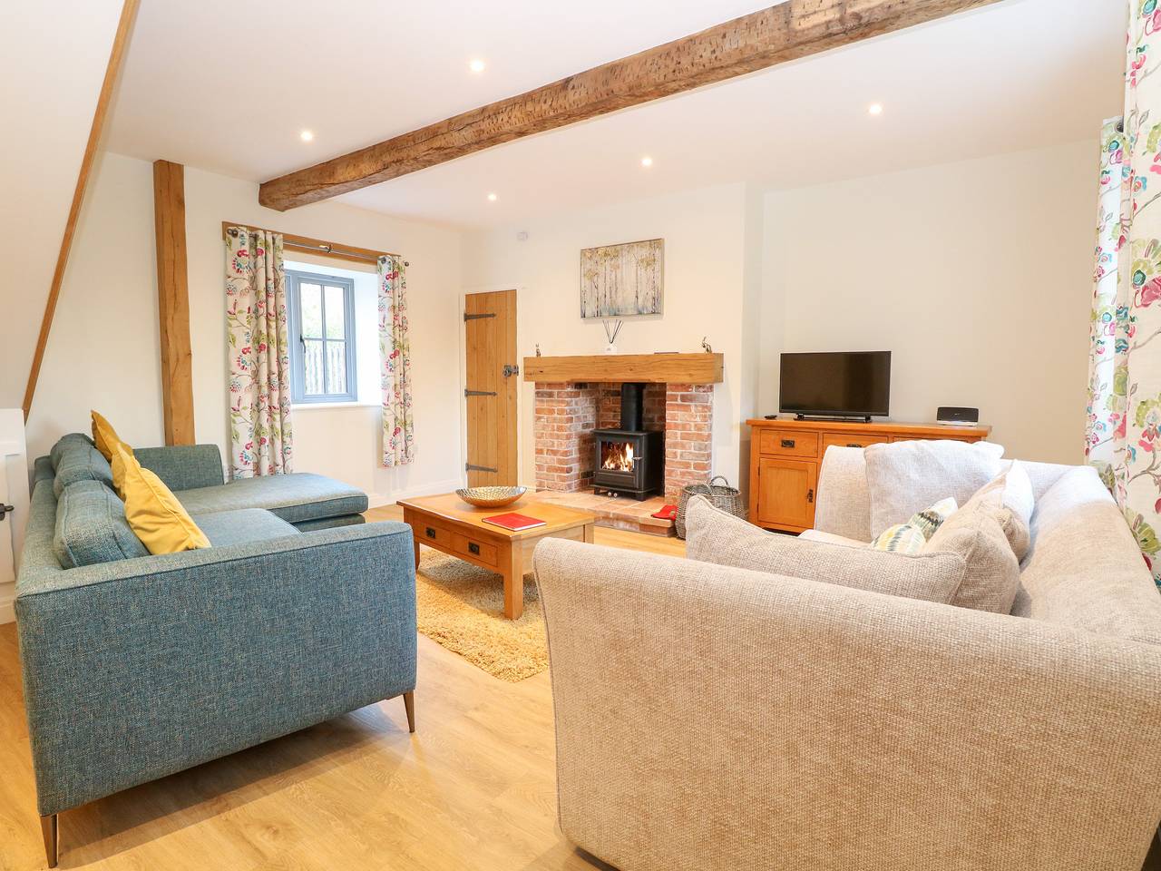 Hillside Cottage in Beeston with Bittering, Norfolk