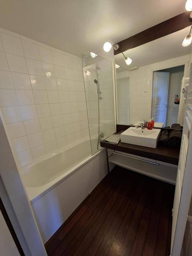 Gîte pour 4 personnes, avec Terrasse et Jardin ainsi que Piscine et Vue à Chaveignes - 4