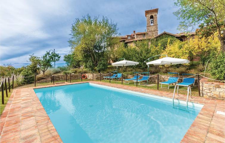 Rifugio sul fiume con piscina e parcheggio in Piegaro, Perugia e dintorni