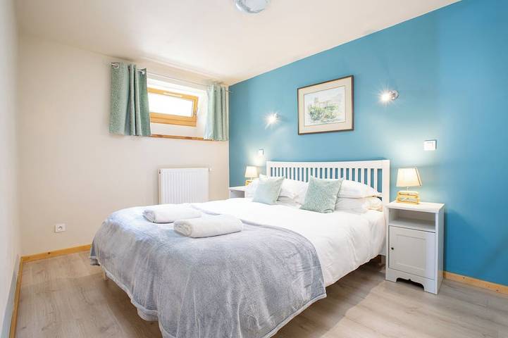 Gîte pour 5 personnes, avec terrasse ainsi que jacuzzi et jardin, animaux acceptés à Le Biot - 2