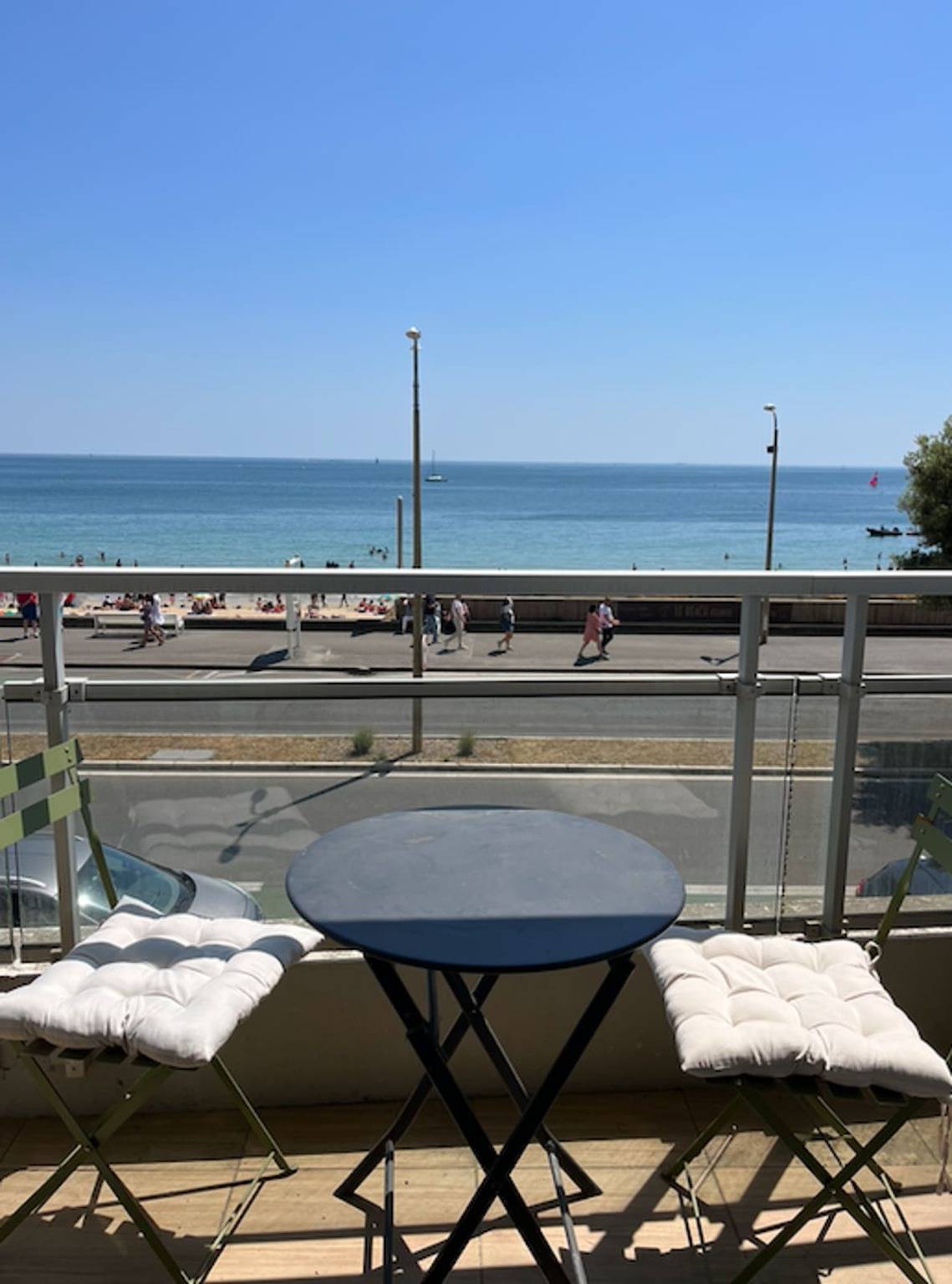 Entire studio, Studio And Terrace Sea View In La Baule in La Baule-Escoublac, Côte d'Amour