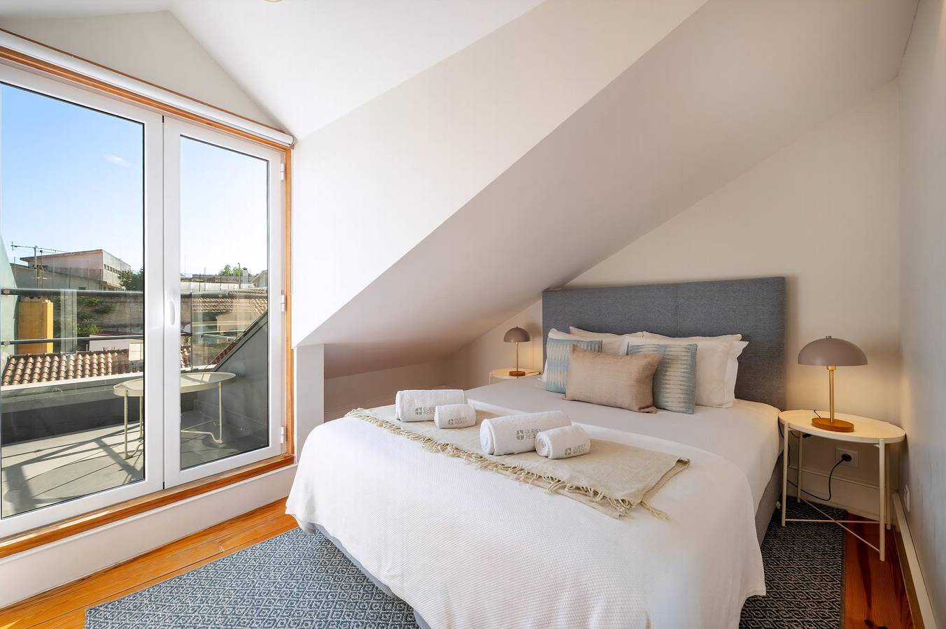 Ganze Wohnung, Ferienwohnung für 4 Personen mit Balkon in Santa Engrácia, São Vicente (Lissabon)