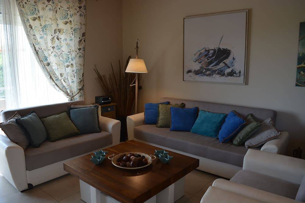 Moderne Villa, privater Pool, Garten, Grill, A / C, Wi-Fi, herrliche Aussicht, 5 'Meer in Asini, Argolis