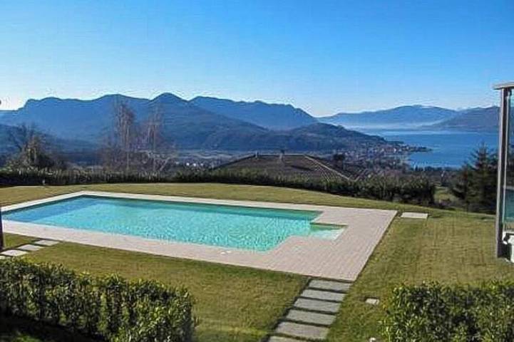 Ferienwohnung für 4 Personen, mit Garten und Pool sowie Balkon