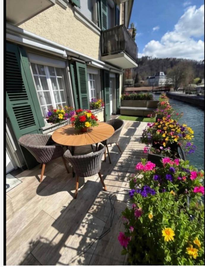 Ferienwohnung für 4 Personen, mit Balkon und Terrasse sowie Ausblick in Thun