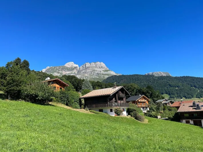 Chalet für 8 Personen, mit Ausblick und Balkon - 1