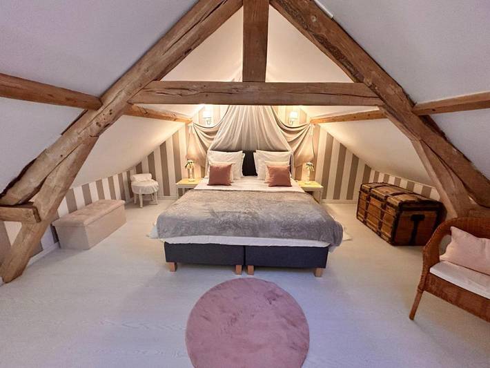 Maison d’hôte pour 2 personnes, avec Jacuzzi et Terrasse ainsi que Jardin et Piscine à Woignarue