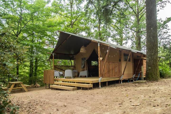 Tente pour 6 personnes, avec Terrasse ainsi que Piscine et Vue