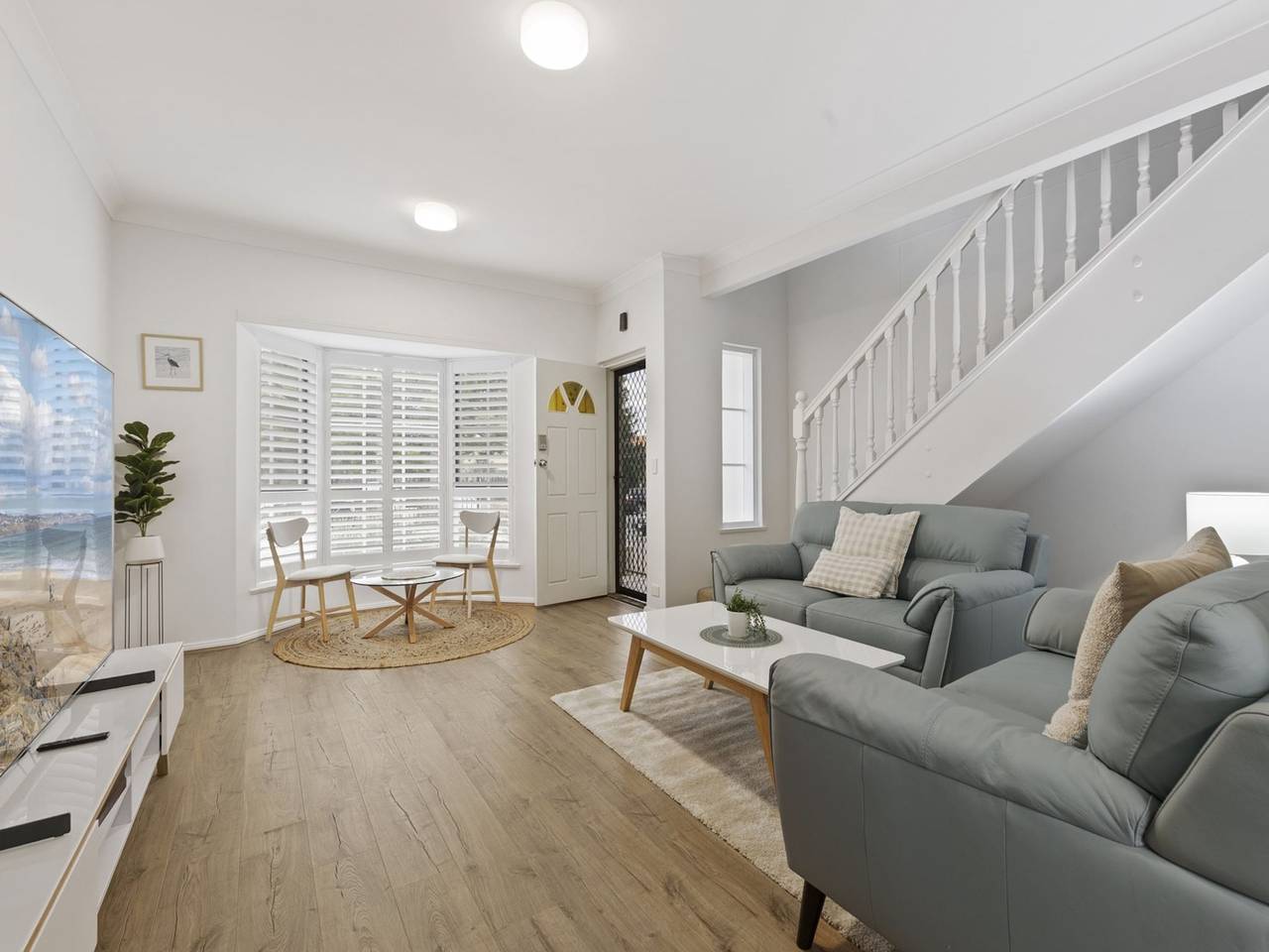 Entire apartment, Beachside 3-Bed Retreat with Bbq & Garage in Adelaide, South Australia