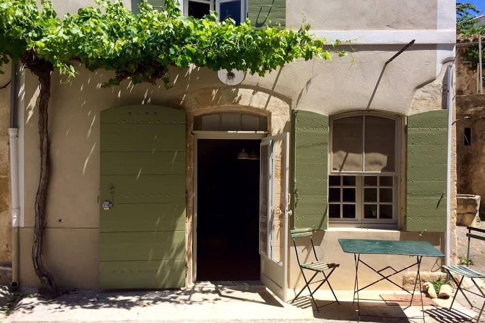 Maison de village au centre de Lourmarin in Lourmarin, Parc naturel régional du Luberon