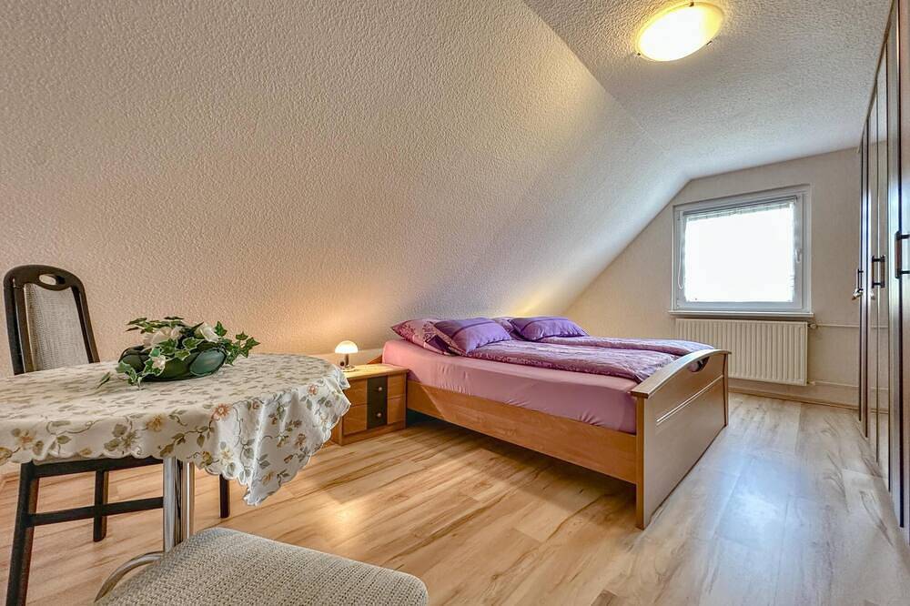 Ganze Wohnung, Schöne Wohnung im Thüringer Wald mit Balkon in Floh-Seligenthal, Rennsteig