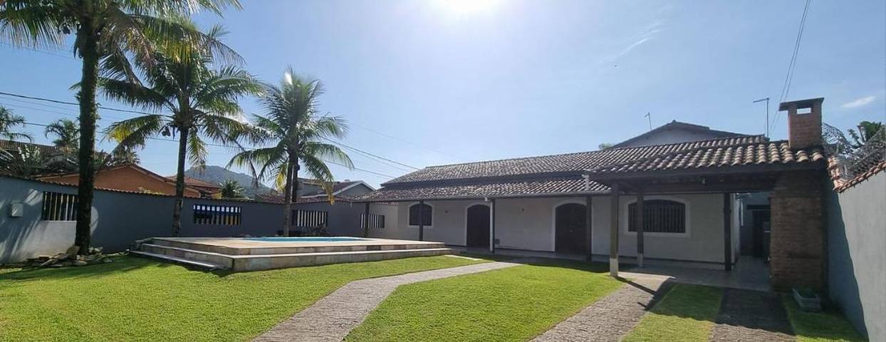 Casas e apartamentos de temporada para 13 pessoas, com vista e jardim e ainda terraço and piscina em Praia Grande Ubatuba