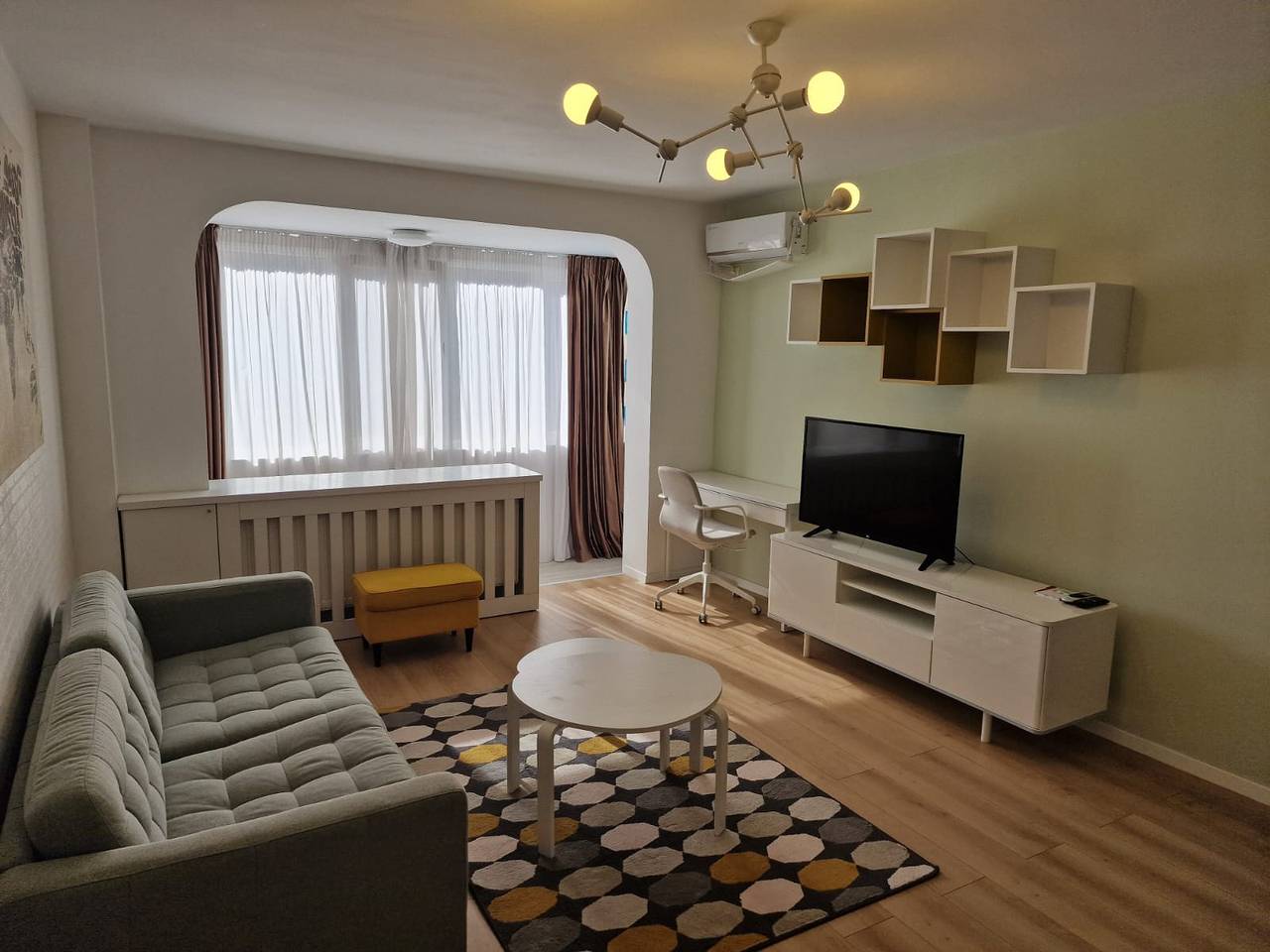 Ganze Wohnung, Gelbe Wohnung - Cismigiu-Gärten in Bukarest, Walachia