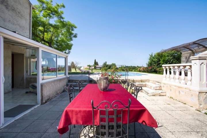 Villa charmante à La Tour-d'Aigues avec piscine privée in La Tour-d'Aigues, Parc naturel régional du Luberon