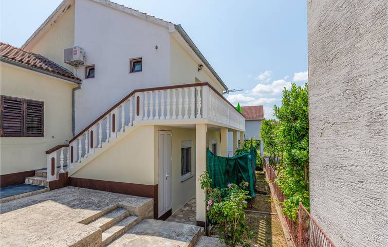 Ferienwohnung für 5 Personen, mit Terrasse und Garten - 1