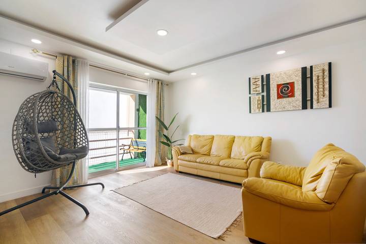 Apartamento entero, Apartamento 'Churrasco e Praia – a 200m' con Balcón, Wi-Fi y Aire Acondicionado in Armação de Pêra (costa), Armação de Pera