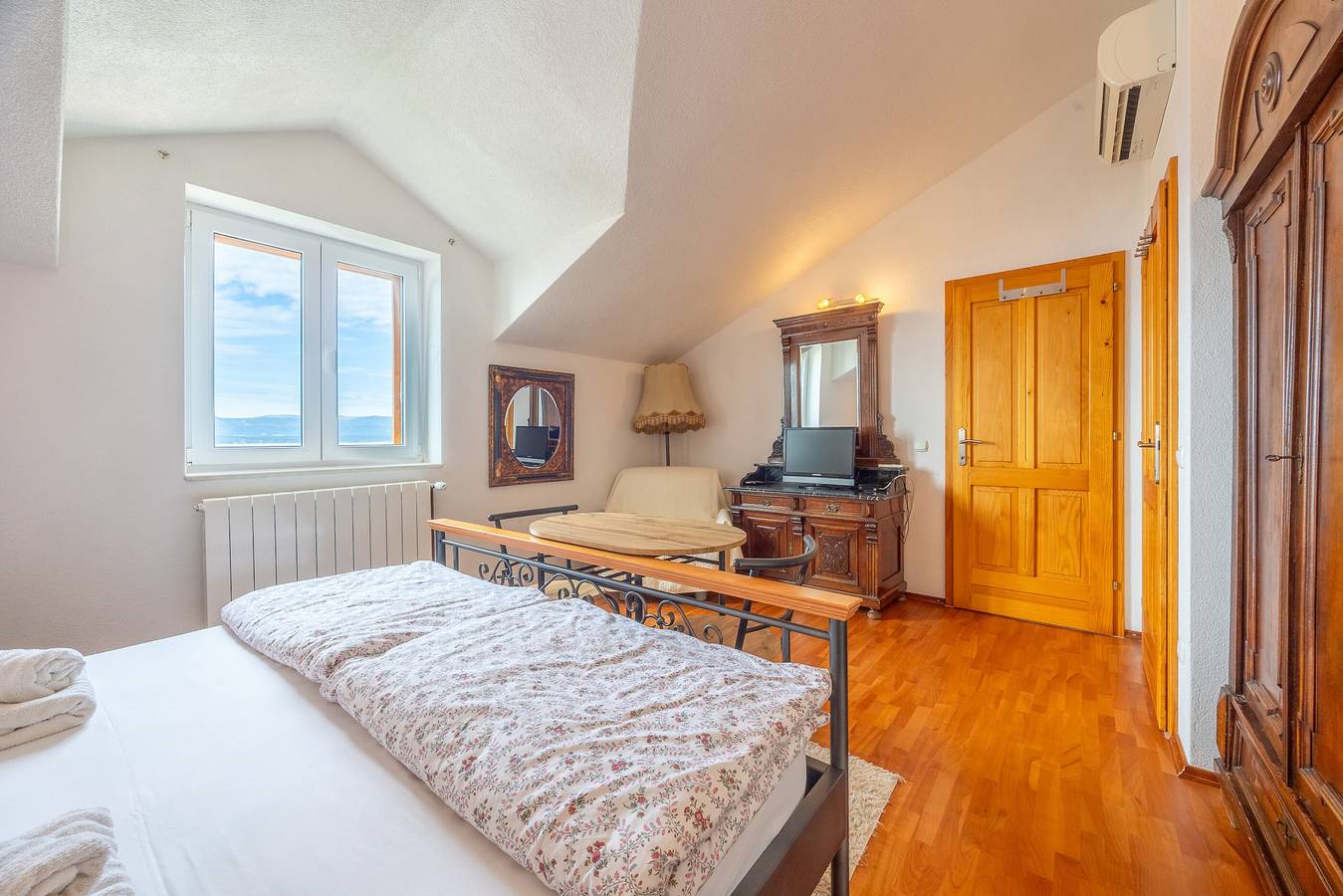Apartments and Rooms Lea in Bol, Brac