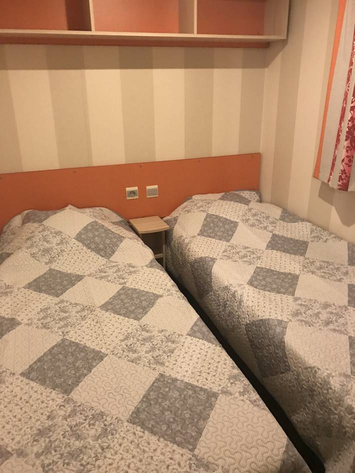 Location de vacances pour 8 personnes, avec piscine ainsi que jardin et terrasse à Puget-sur-Argens - 2