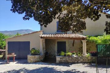 Gîte pour 6 personnes, avec terrasse et jardin à Sainte-Jalle