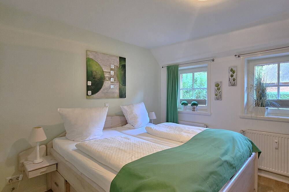 Ganze Wohnung, Ferienwohnung im Eg in Wrixum auf Föhr: 76 m² mit Terrasse & Garten in Wrixum, Föhr