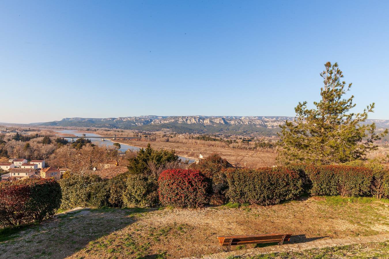 Ganze Wohnung, Ferienwohnung 'Gîte Durance' mit Bergblick, Wlan und Klimaanlage in Mallemort, Arles und Umgebung