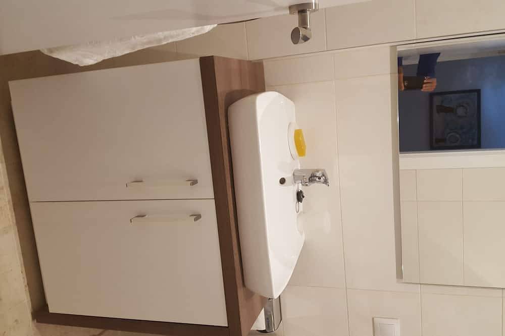 Entire apartment, Apartment with private terrace and garden facing the pool and next to the beach in Alcossebre, Alcalà de Xivert