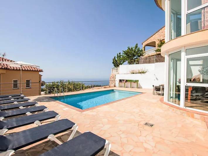 Ferienhaus für 12 Personen, mit Balkon und Terrasse sowie Pool in Lloret de Mar - 3