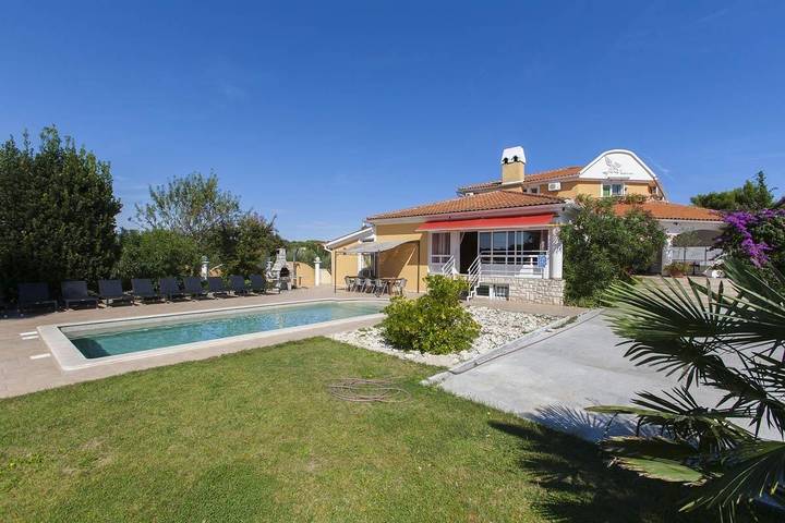 Maison de vacances pour 21 personnes, avec jacuzzi et balcon ainsi que sauna et jardin - 1