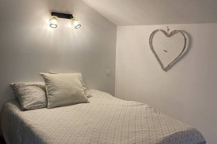 Location de vacances pour 6 personnes, avec jacuzzi ainsi que jardin et terrasse, animaux acceptés à Saint-Vincent-d'Olargues - 2