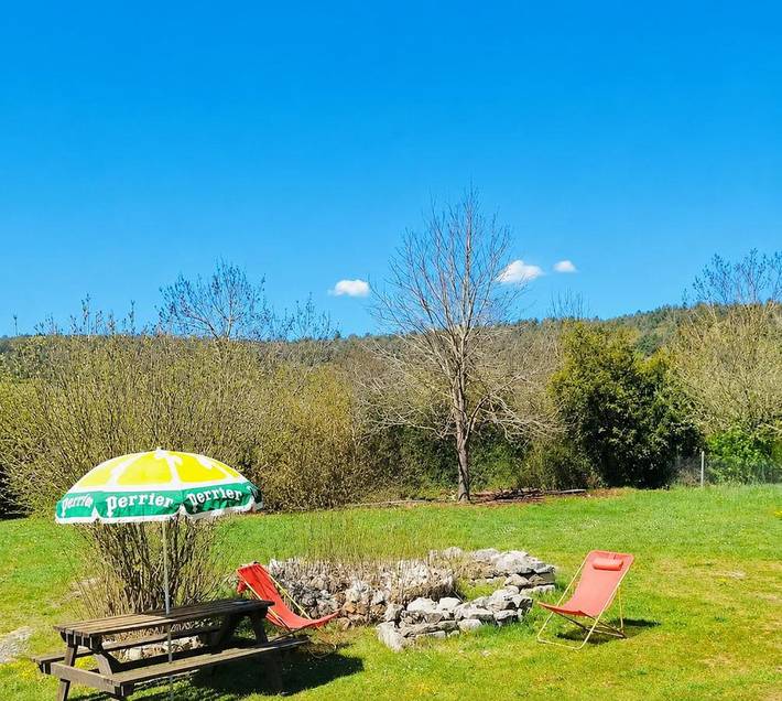 Gîte pour 3 personnes, avec jardin et vue à Mas-Saint-Chély - 2