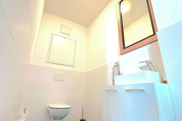 Ganze Wohnung, 1 Zimmer Apartment mit Blick auf den See in Gmunden, Bezirk Gmunden