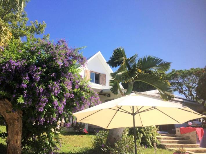 Location de vacances pour 6 personnes, avec jardin ainsi que piscine et vue à L'Étang-Salé - 2