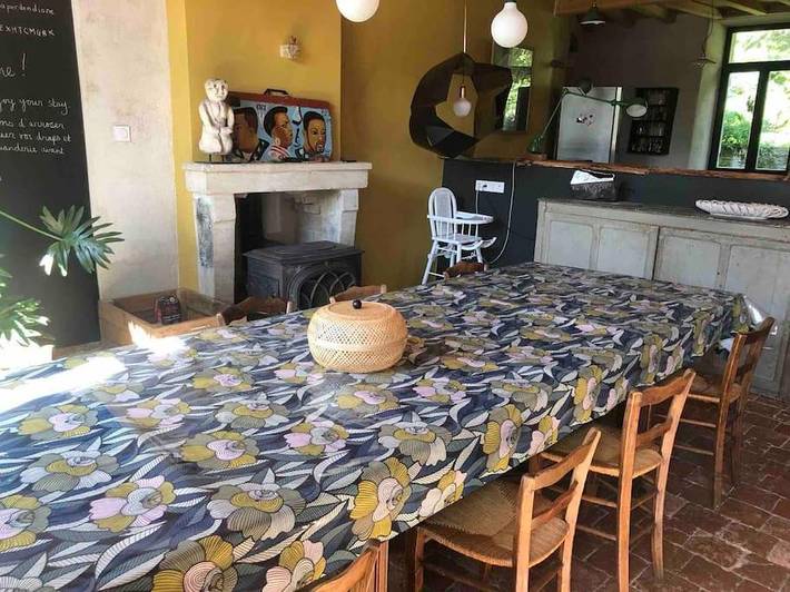 Gîte pour 25 personnes, avec jardin et vue, animaux acceptés à Beurizot