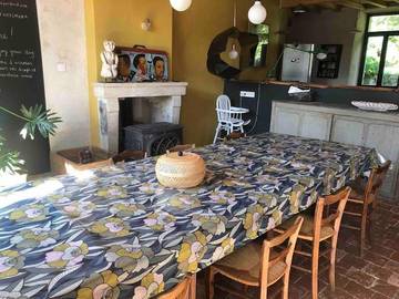 Gîte pour 25 personnes, avec vue et jardin, animaux acceptés à Beurizot
