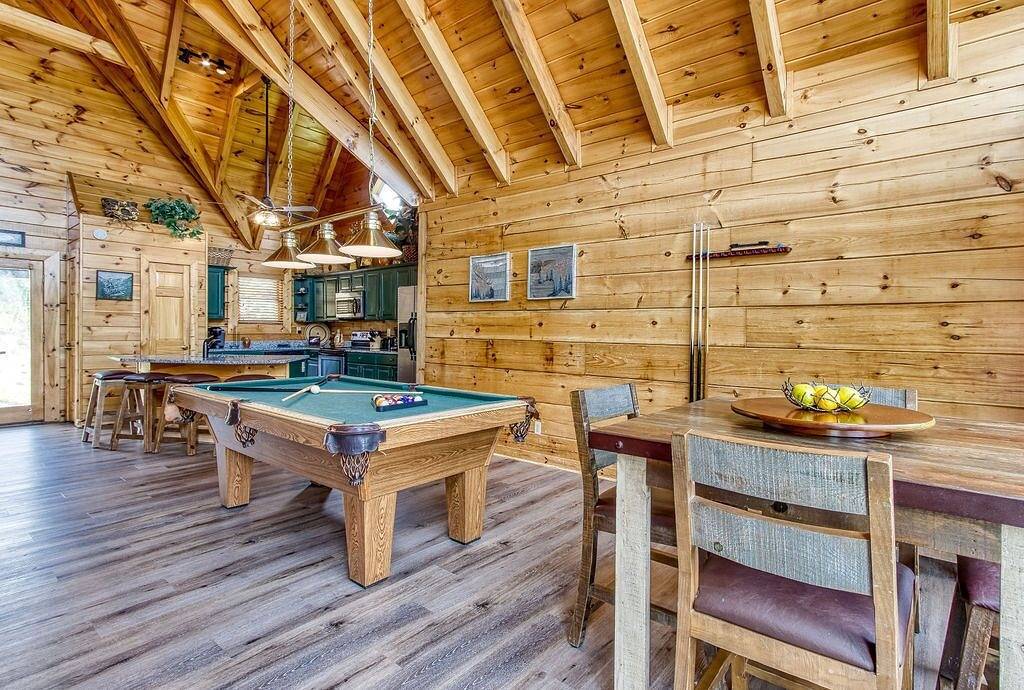 City View Chalet, City View Chalet, Pool Table, Hot Tub, Free Attraction Tickets in Gatlinburg, Sevier County