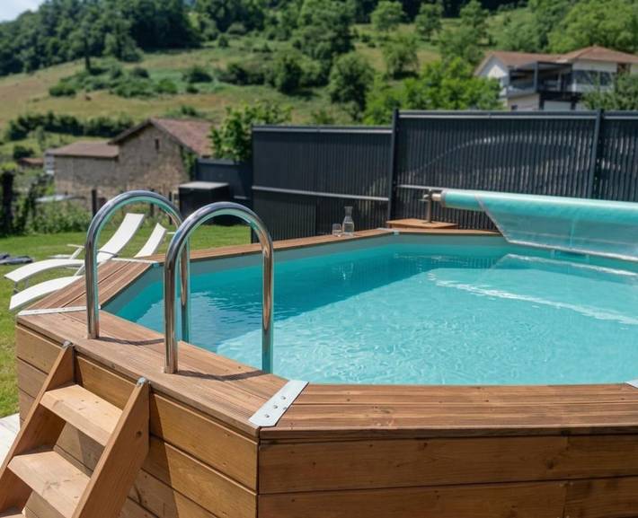 Villa pour 8 personnes, avec vue ainsi que piscine et jardin