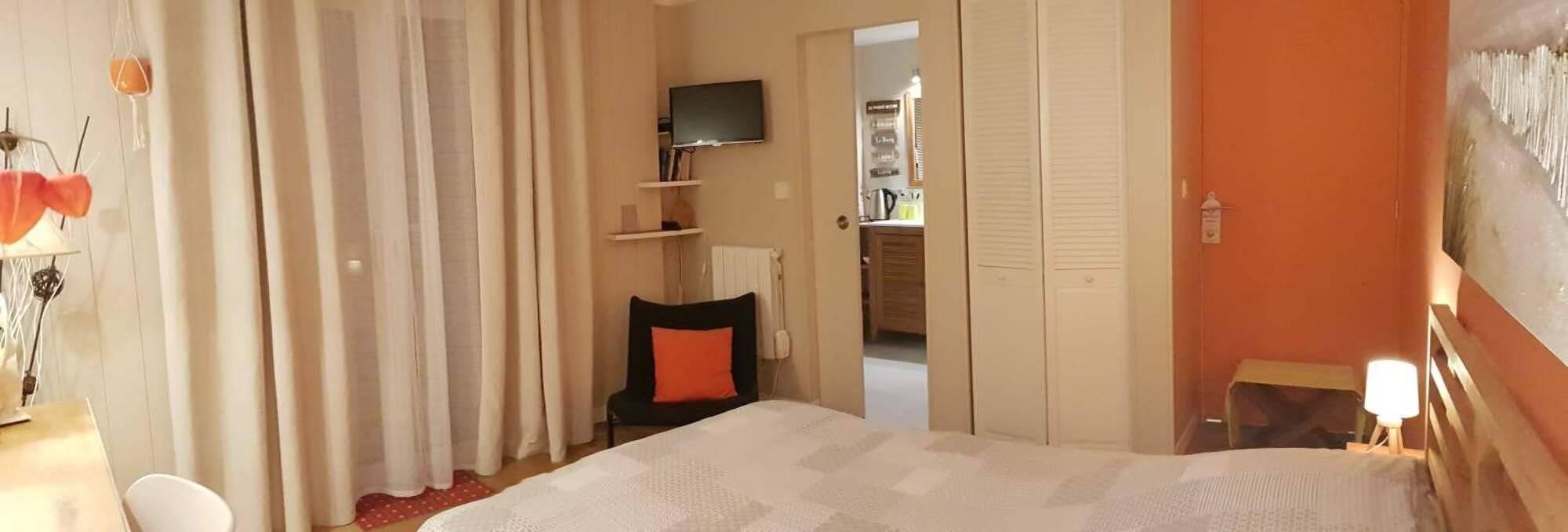 Gastenkamer 'La Côte D'Argent Coquelicot' met privéterras, privétuin en wifi in Le Porge, Lesparre-Médoc en omgeving