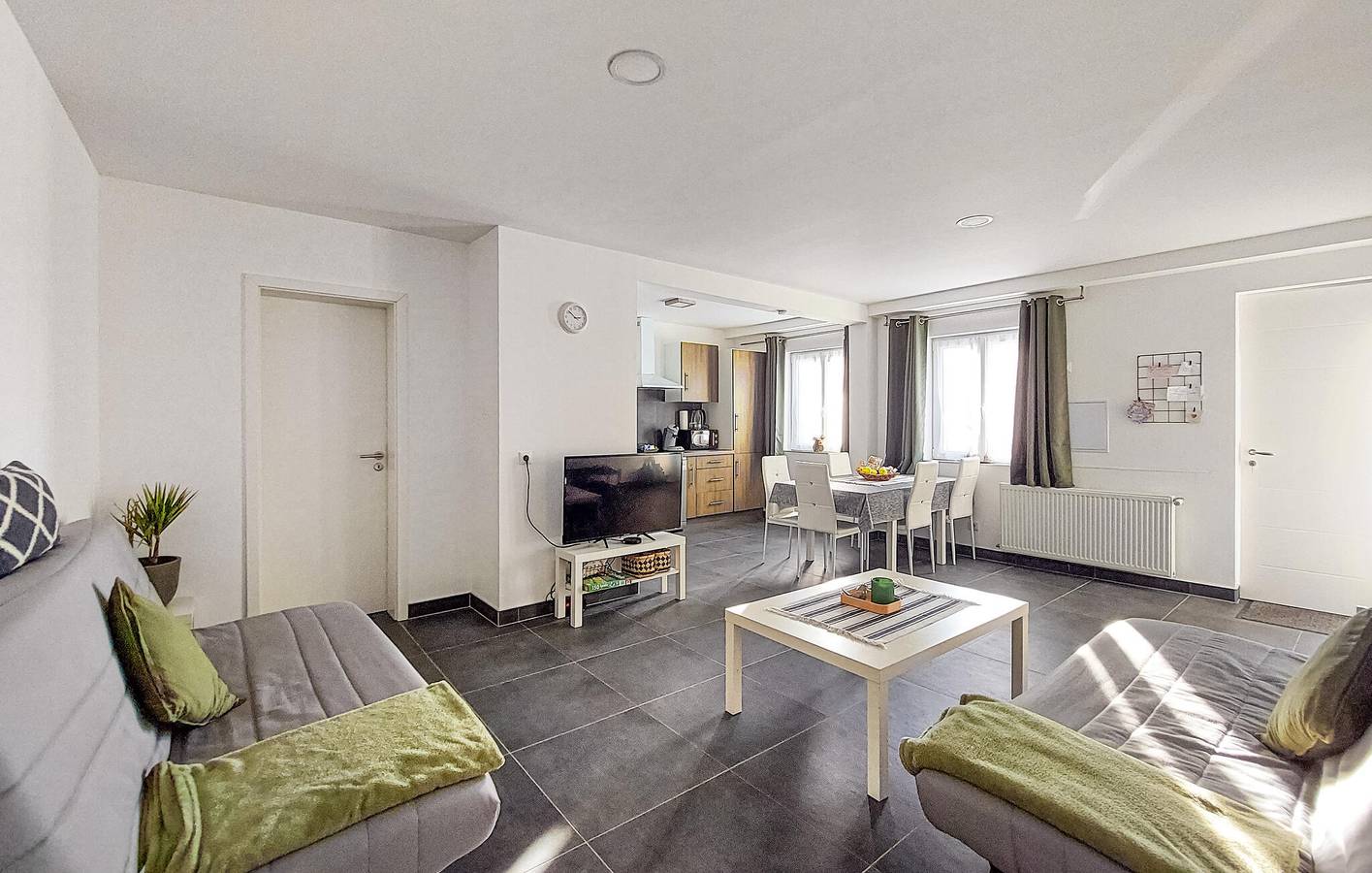 Appartement de vacances entier, Retraite en bord de mer avec piscine et jardin, parking - 2km du Rabodeau in Le Saulcy, Saint-Dié-des-Vosges