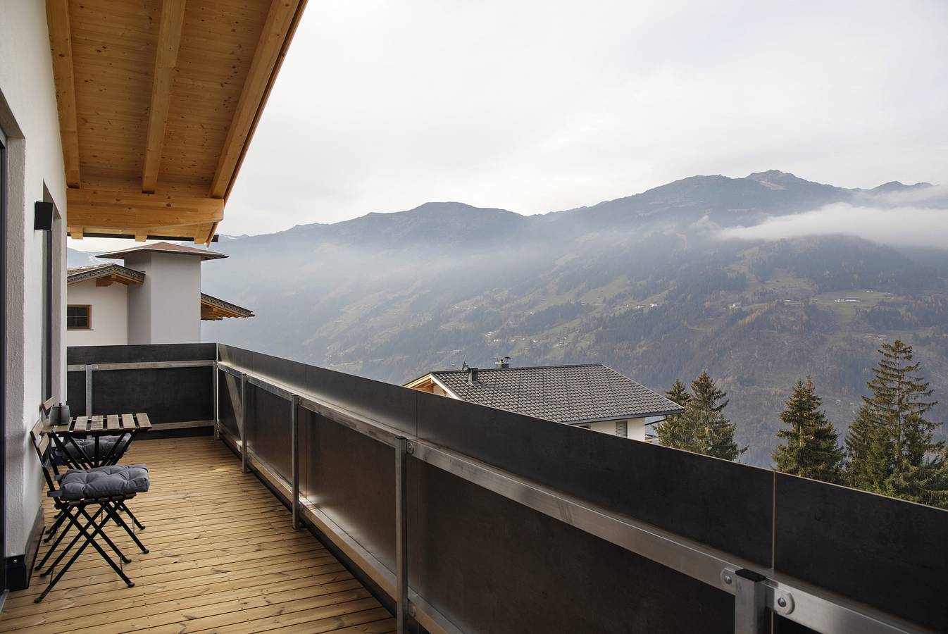 Ferienhaus 'Apart Mountainview' mit Bergblick, privater Terrasse und Wi-Fi in Rohrberg, Bezirk Schwaz