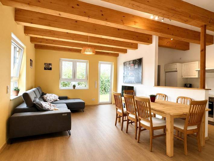 Ferienwohnung für 9 Personen, mit Balkon und Terrasse sowie Garten und Ausblick in Selm