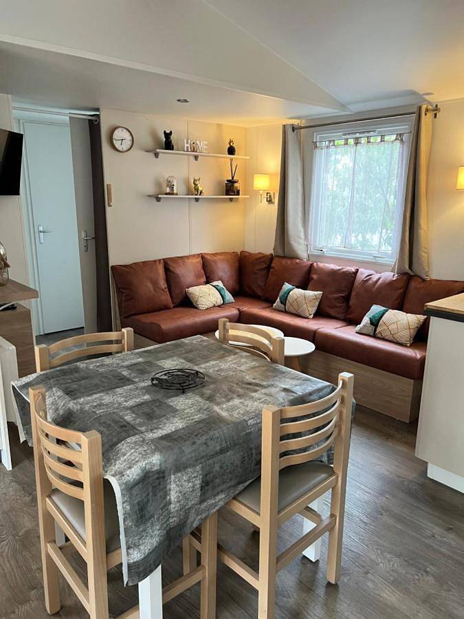 Camping pour 7 personnes, avec piscine ainsi que bassin pour enfant et terrasse à La Tremblade - 2