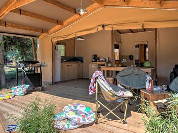 Camping für 5 Personen in La Flotte, Côte des Fleurs, Bild 3